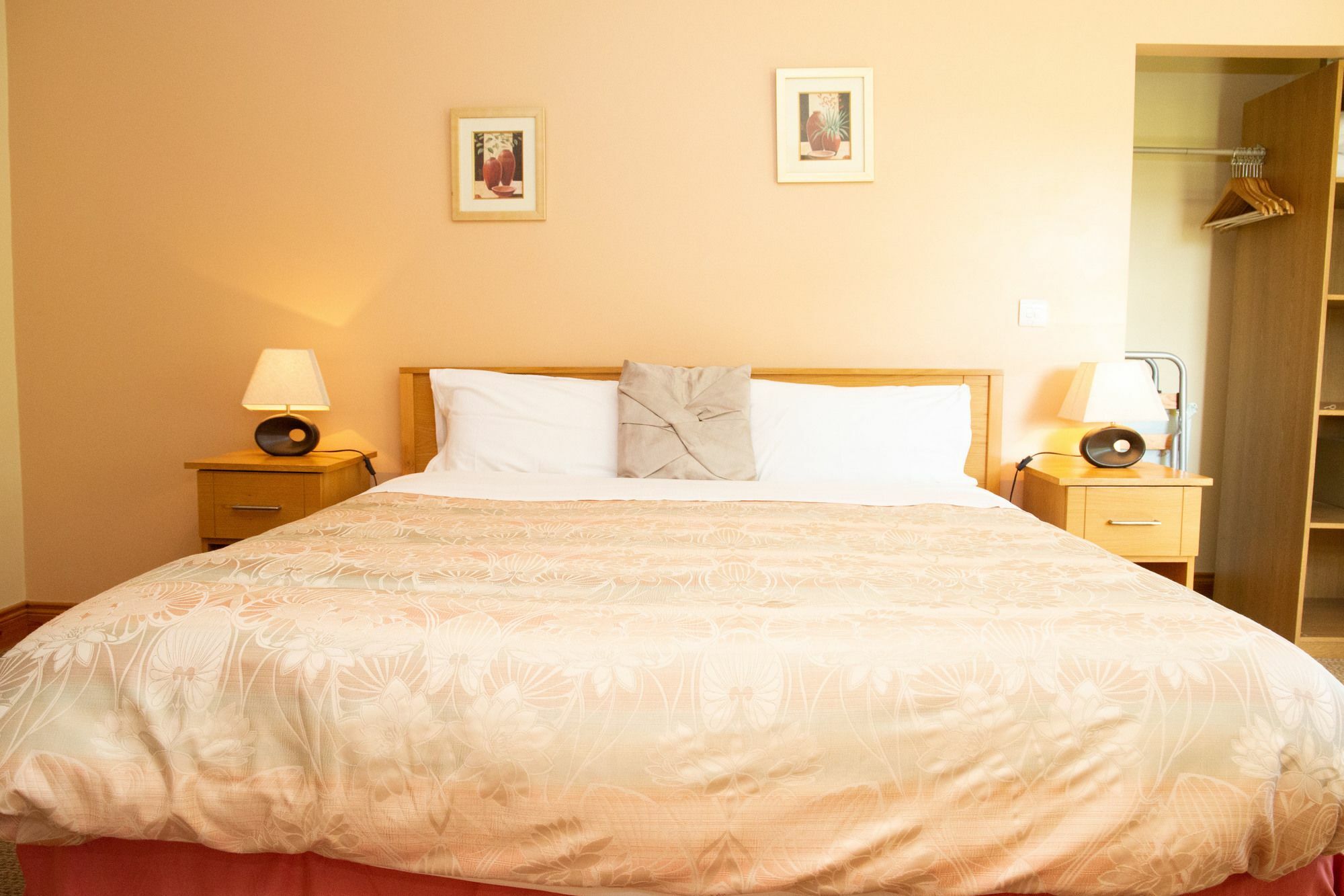 โกรอาร์ตี เฮาส์ แอนด์ แมเนอร์ Hotel Londonderry ภายนอก รูปภาพ